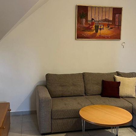 Boezsi Apartman Шарвар Экстерьер фото