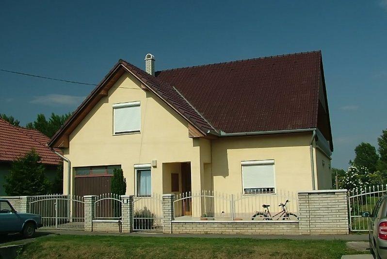 Boezsi Apartman Шарвар Экстерьер фото